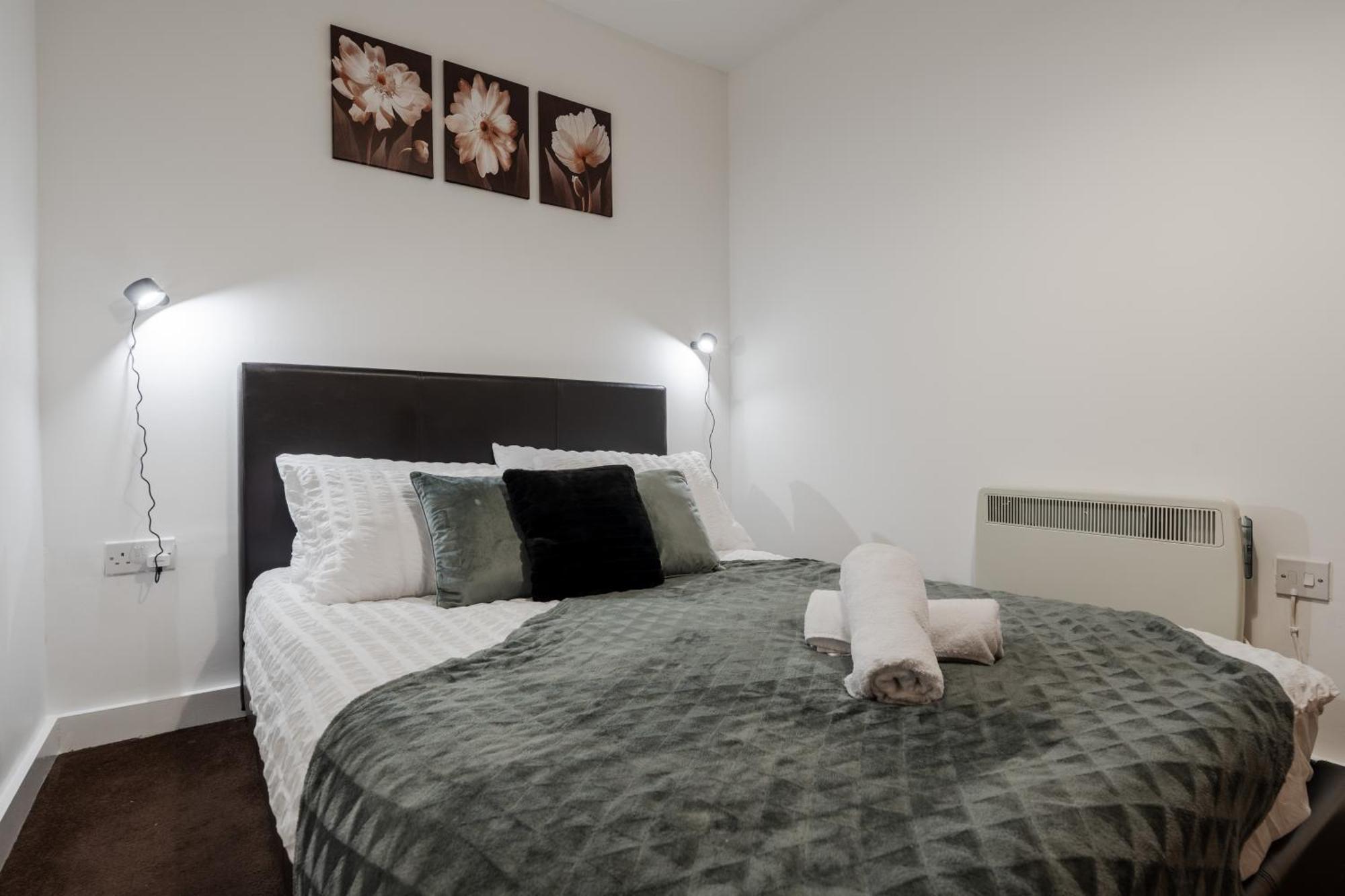 Apartment Trafford - Work & Leisure